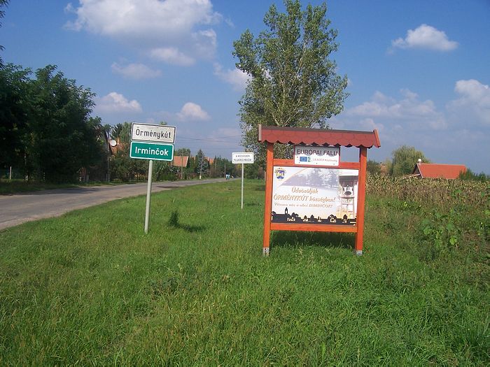 Örménykút tábla